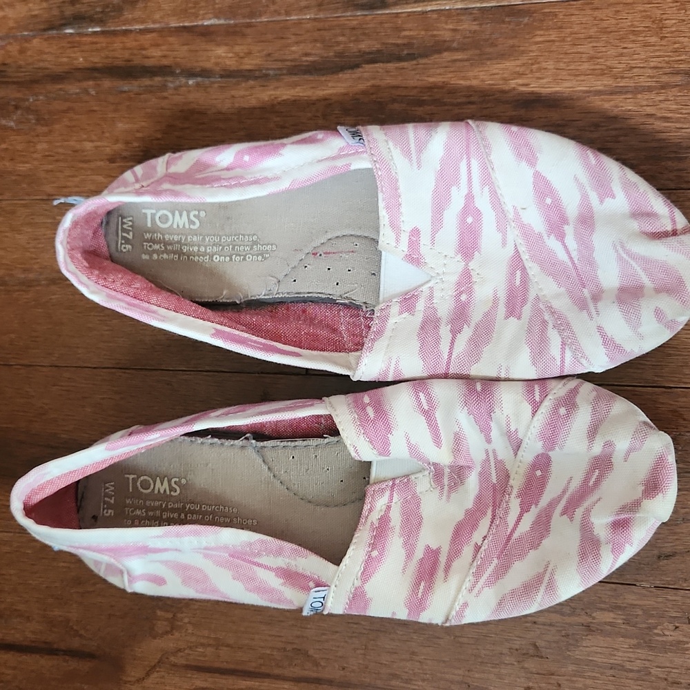 Tom's shoes 7.5